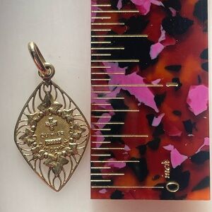 18K VINTAGE RARE IVY FRENCH LOVE TOKEN PENDANT CHARM